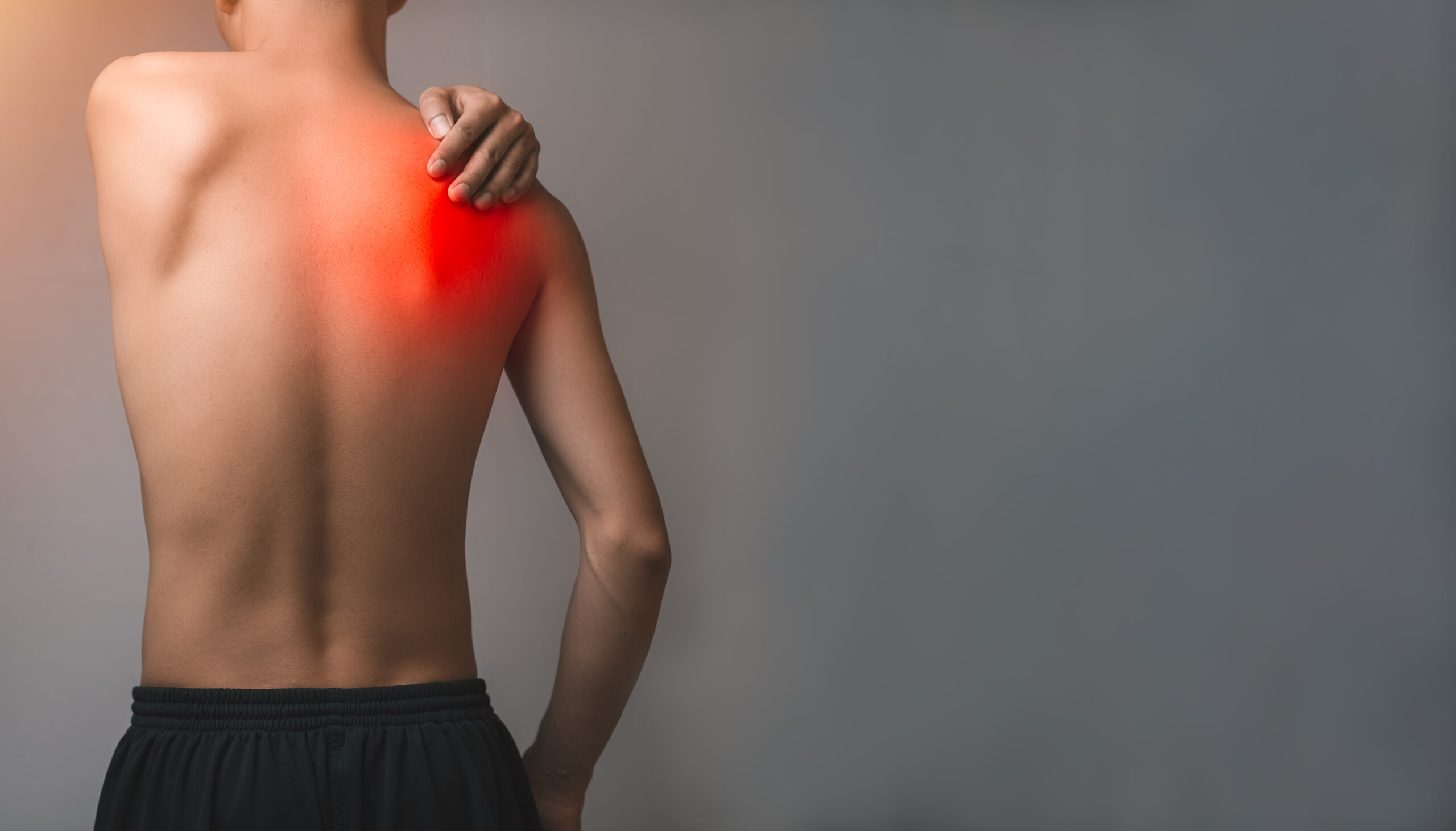 male patient with pain Shoulder pain, bone, tendon, pain Medical concept injury male patient with pain Shoulder pain, bone, tendon, pain Medical concept injury